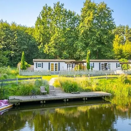 Single-story By The Pond No 1 بيت للعطل